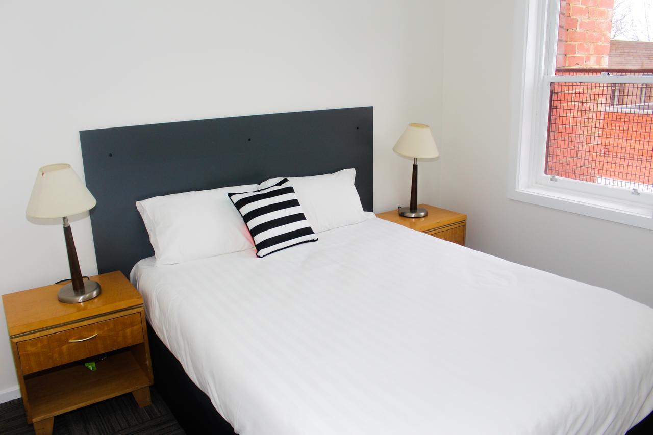 Crown Cbd Motel - City Location Бендиго Экстерьер фото