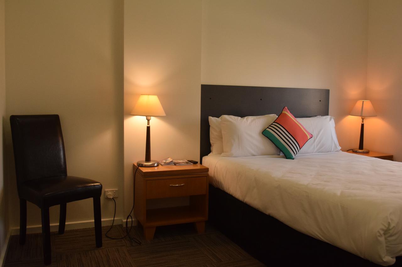 Crown Cbd Motel - City Location Бендиго Экстерьер фото